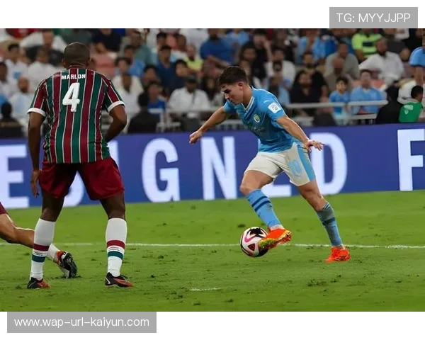 曼城左路配合不断制造空档，掌控比赛节奏