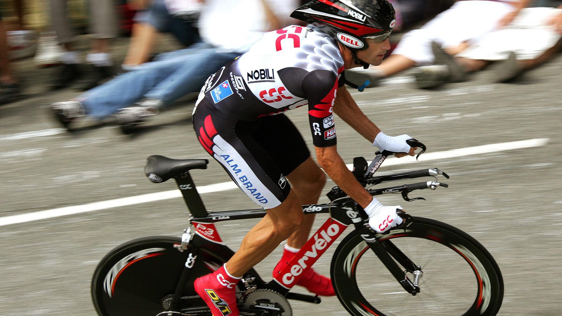 橄榄球赛事影响力扩大，橄榄球的赛事