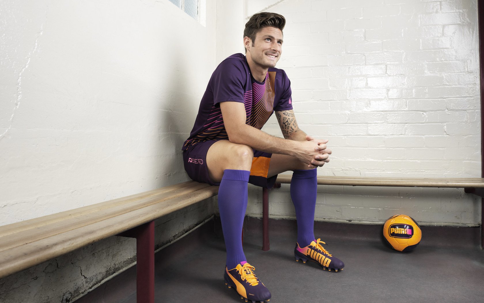 橄榄球赛事影响力扩大，橄榄球的赛事